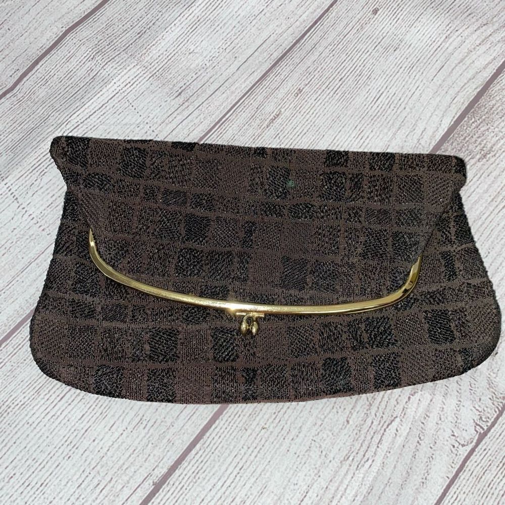 Vintage fold over clutch w/metal clasp closure & satin lining